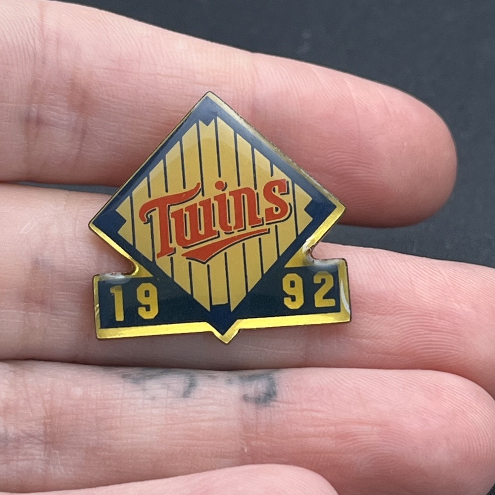 1992 Minnesota Twins MLB Baseball Team TCF Bank Lapel Hat Pin